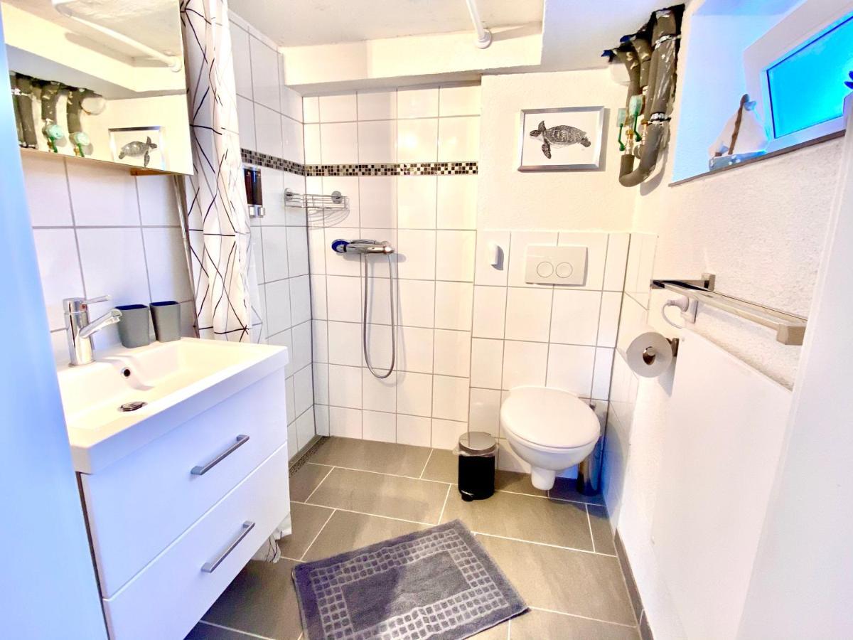 Modernes Zimmer Mit Kuechenzeile Und Bad Denkte 外观 照片